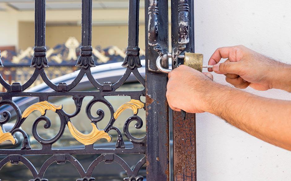 comment ouvrir une porte de garage basculante sans clef Châteaurenard
