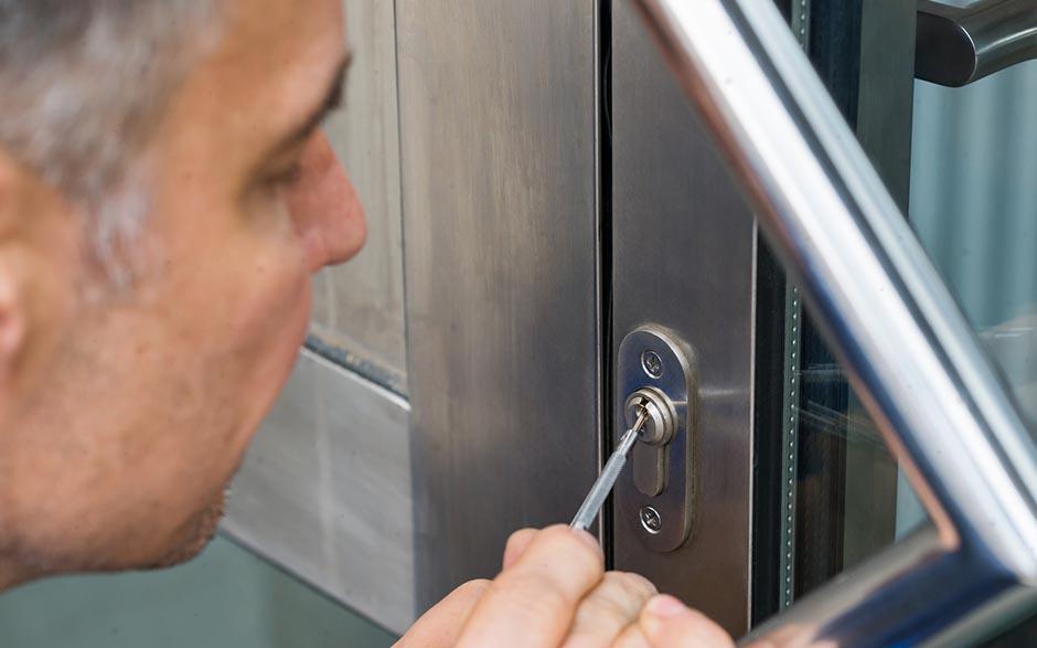 comment ouvrir une porte de garage basculante sans clef Châteaurenard